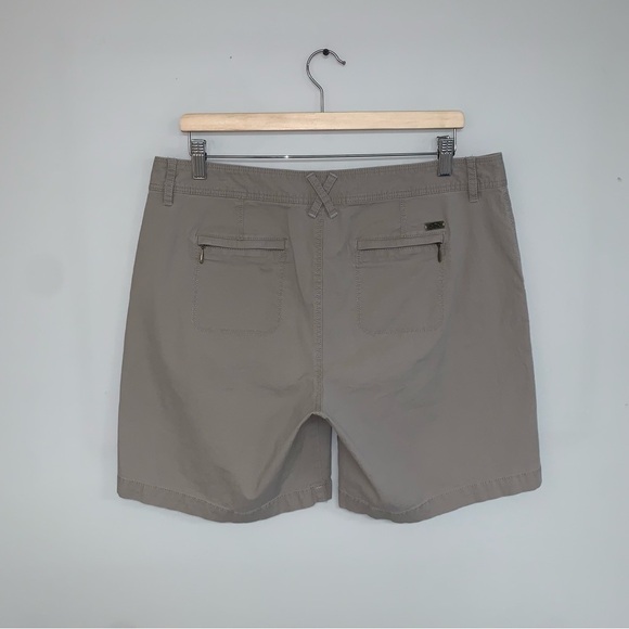 L.L. Bean Shorts Women’s Size 14 US‎ Beige Favorite Fit Ripstop Hiking Outdoor - Picture 5 of 8